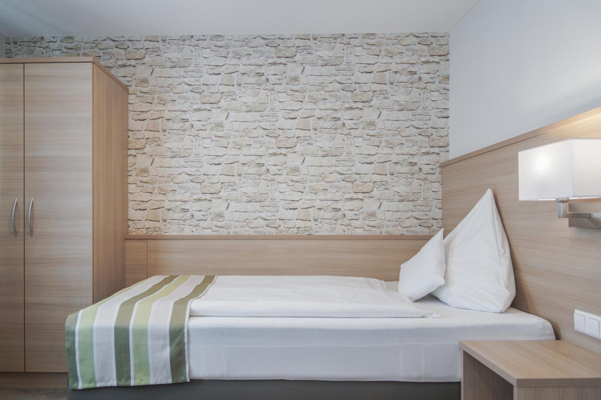 Hotel Garni In Der Breite Albstadt Eksteriør billede